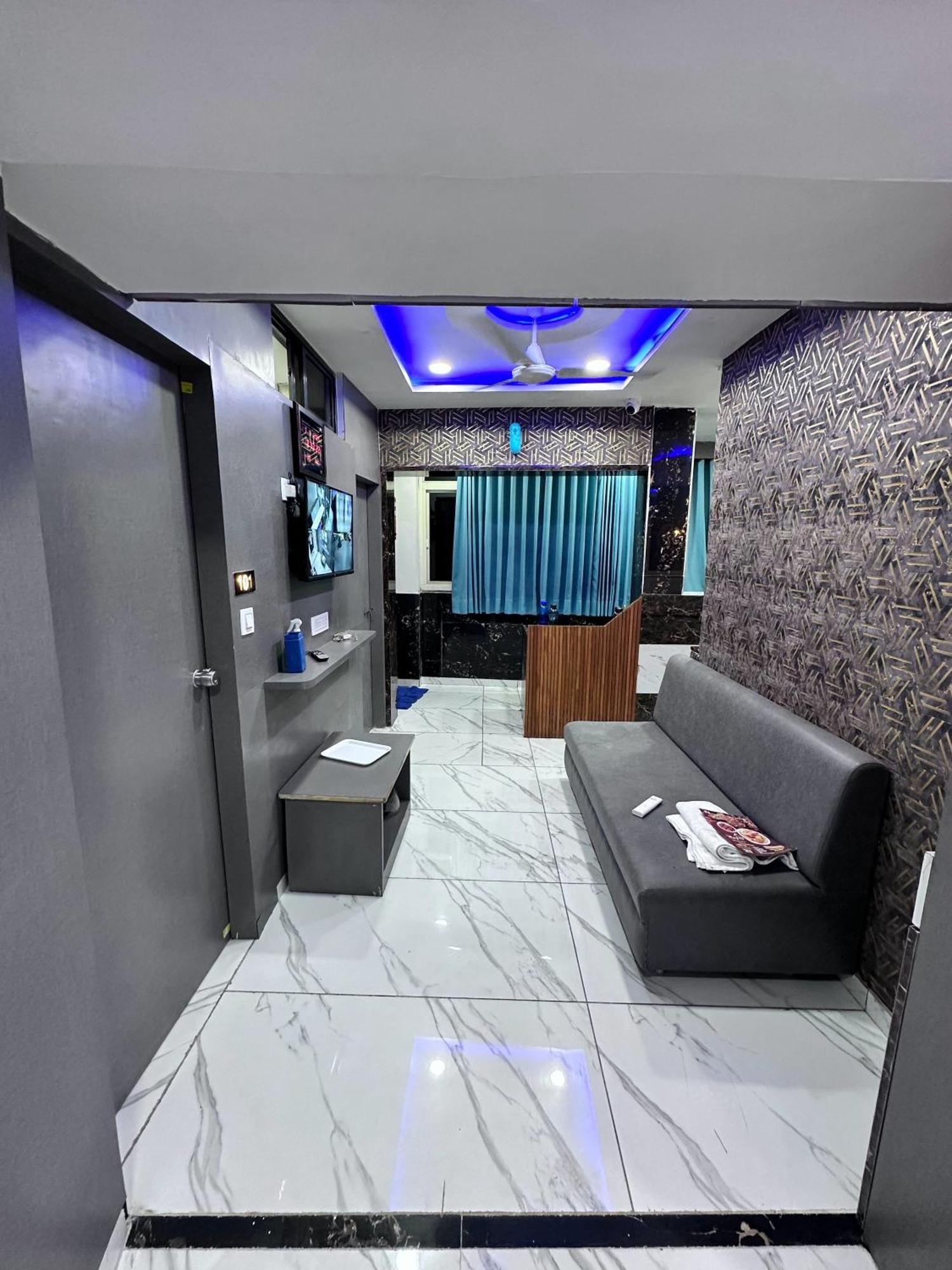 Hotel The Pacific Ahmedabad Airport Ngoại thất bức ảnh