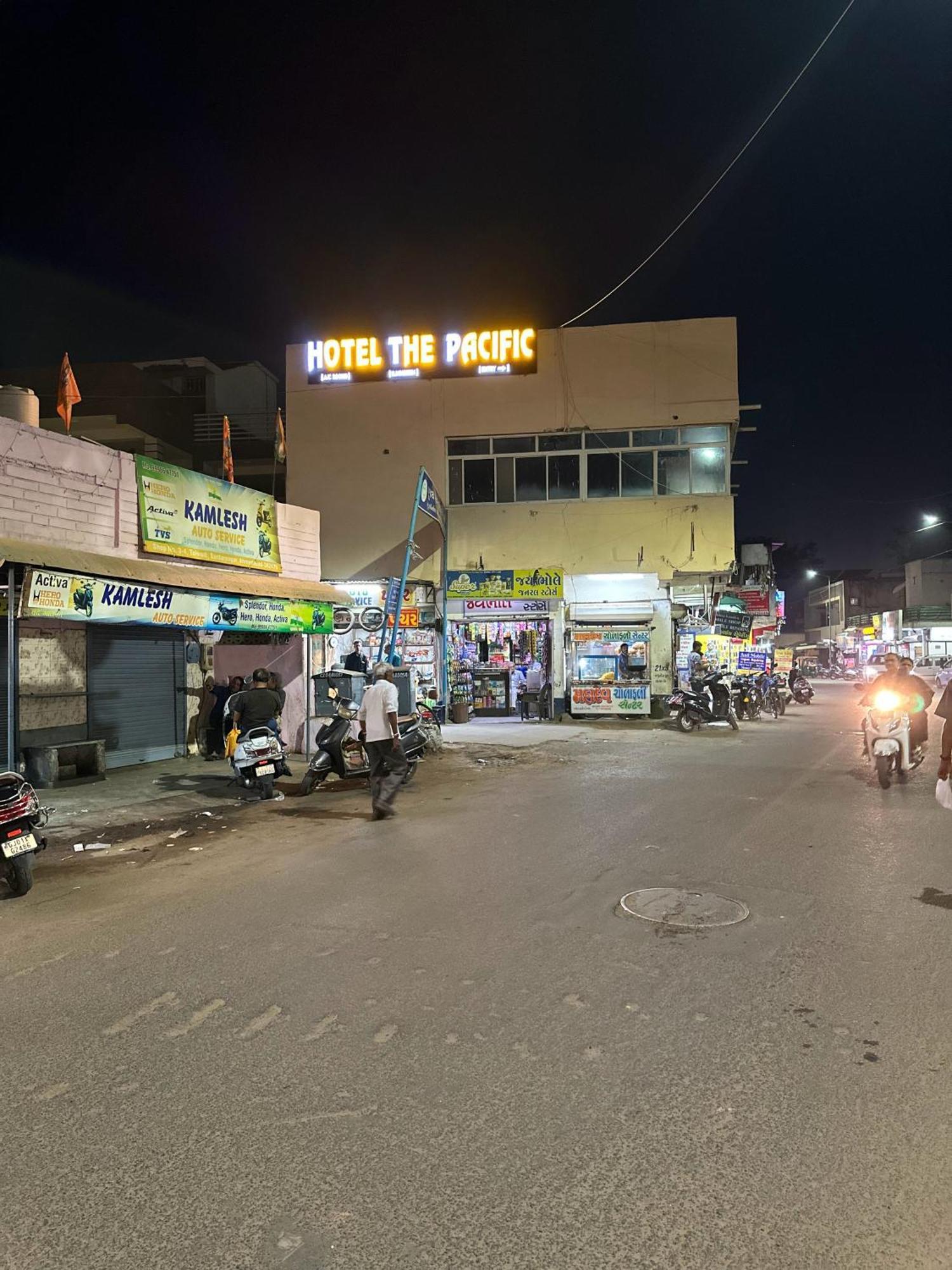 Hotel The Pacific Ahmedabad Airport Ngoại thất bức ảnh