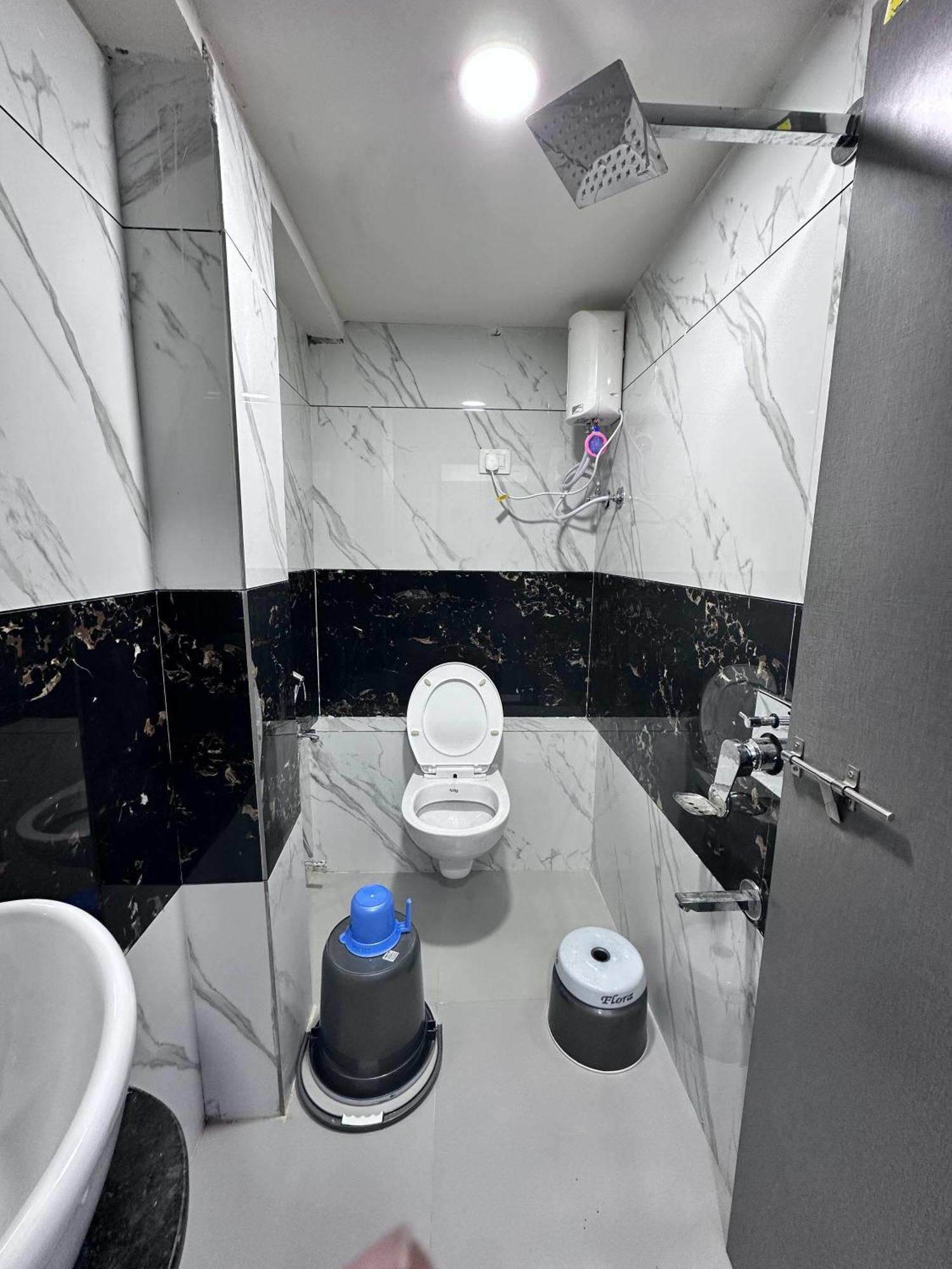 Hotel The Pacific Ahmedabad Airport Ngoại thất bức ảnh