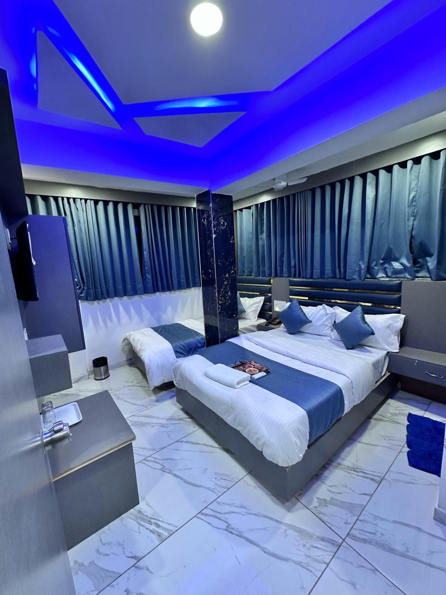 Hotel The Pacific Ahmedabad Airport Ngoại thất bức ảnh