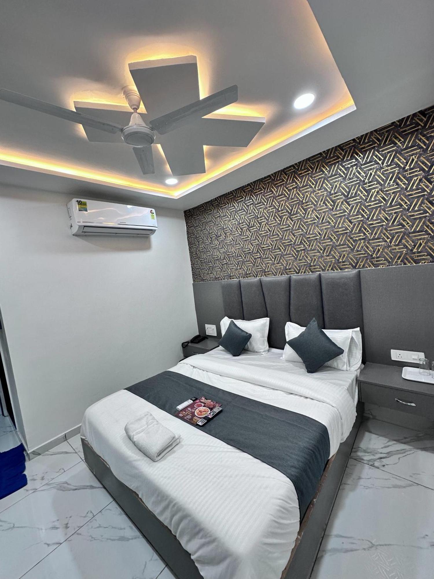 Hotel The Pacific Ahmedabad Airport Ngoại thất bức ảnh