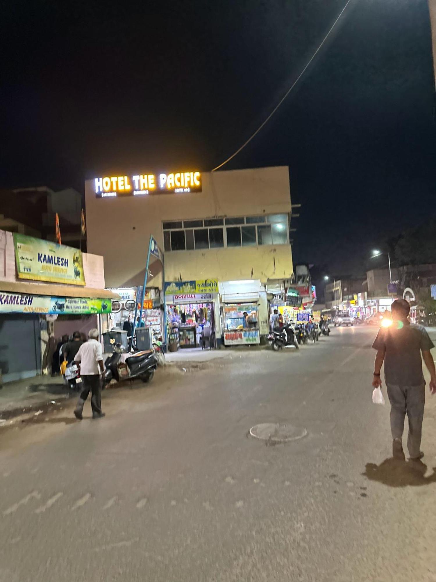 Hotel The Pacific Ahmedabad Airport Ngoại thất bức ảnh