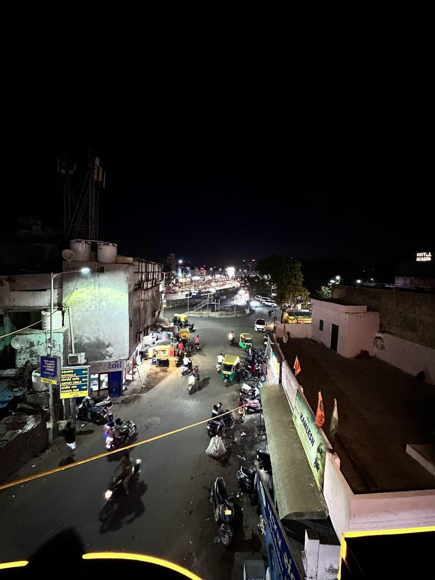 Hotel The Pacific Ahmedabad Airport Ngoại thất bức ảnh