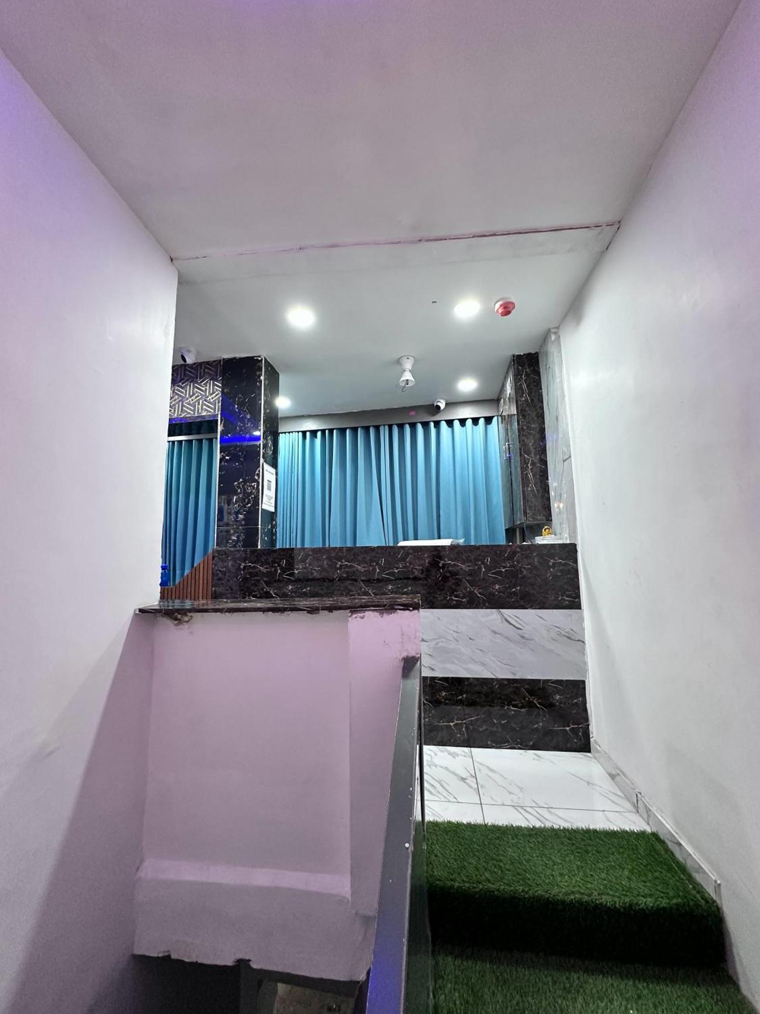 Hotel The Pacific Ahmedabad Airport Ngoại thất bức ảnh